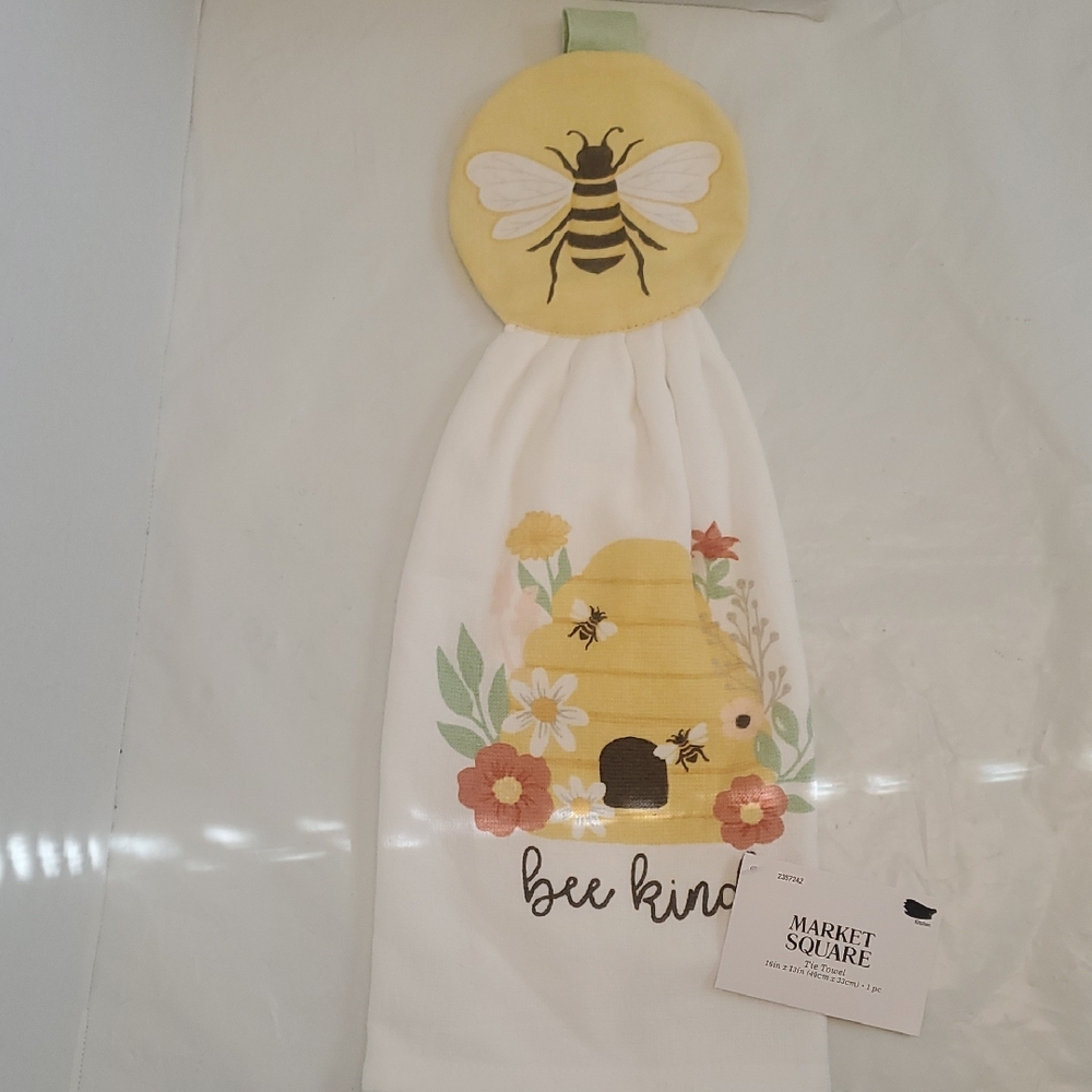 Market Square Bee-Kind Kitchen Towel